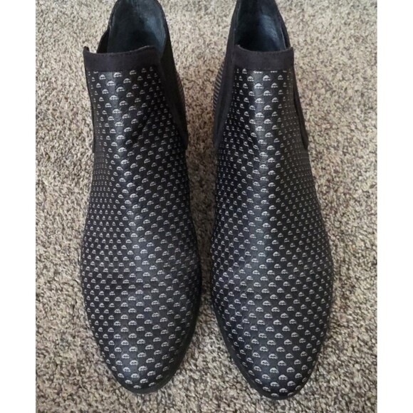 Betabrand Pull On Booties Size 9 Western Tennis Waterproof Black Gray Heel - Picture 3 of 14